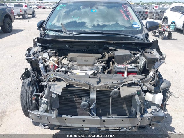 Toyota RAV4 LE 2018 JTMZFREV6JJ724043 Image 10
