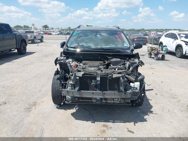 Toyota RAV4 LE 2018 JTMZFREV6JJ724043 Image 12