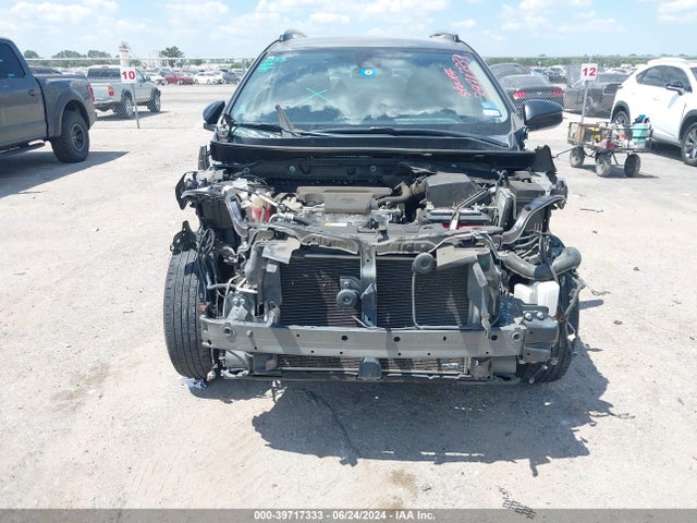 Toyota RAV4 LE 2018 JTMZFREV6JJ724043 Image 6