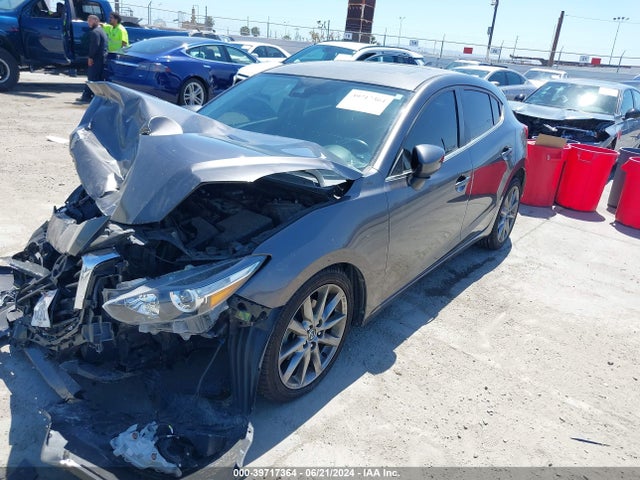3MZBN1L32JM272891 Mazda Mazda3 Touring