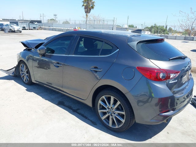 3MZBN1L32JM272891 Mazda Mazda3 Touring