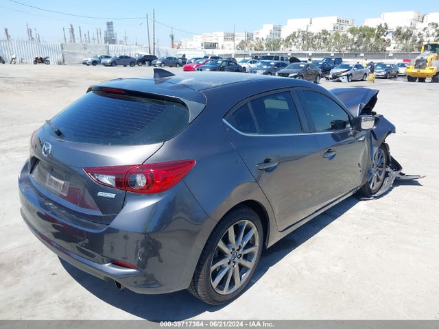 3MZBN1L32JM272891 Mazda Mazda3 Touring
