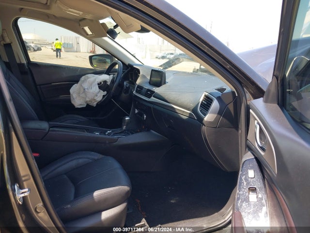 3MZBN1L32JM272891 Mazda Mazda3 Touring