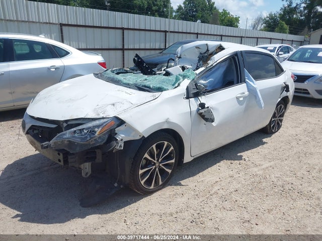 Toyota COROLLA SE 2017 5YFBURHE8HP675064 Image 2