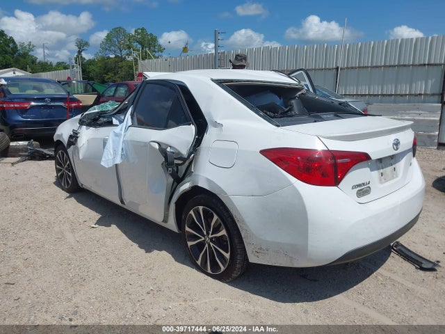 Toyota COROLLA SE 2017 5YFBURHE8HP675064 Image 3