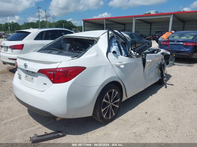 Toyota COROLLA SE 2017 5YFBURHE8HP675064 Image 4