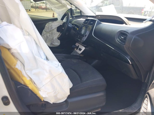Toyota Prius Two 2017 JTDKBRFU1H3544356 Image 5