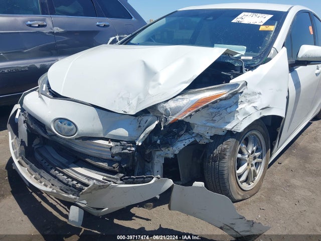 Toyota Prius Two 2017 JTDKBRFU1H3544356 Image 6