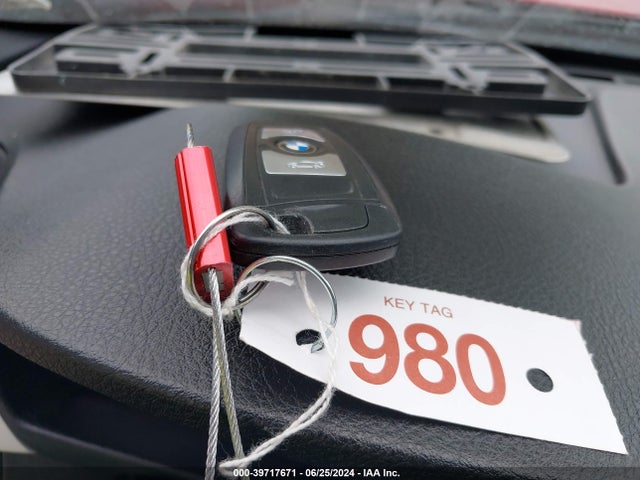 WBA3C3C51EF986945 BMW 320i Xdrive