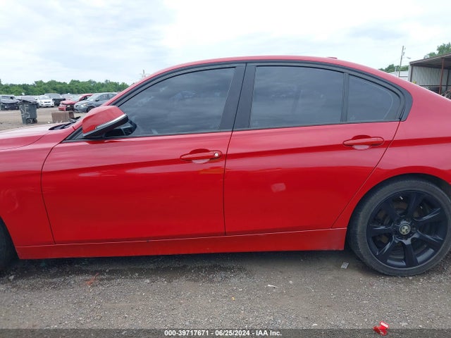 BMW 320i Xdrive 2014 WBA3C3C51EF986945 Image 14