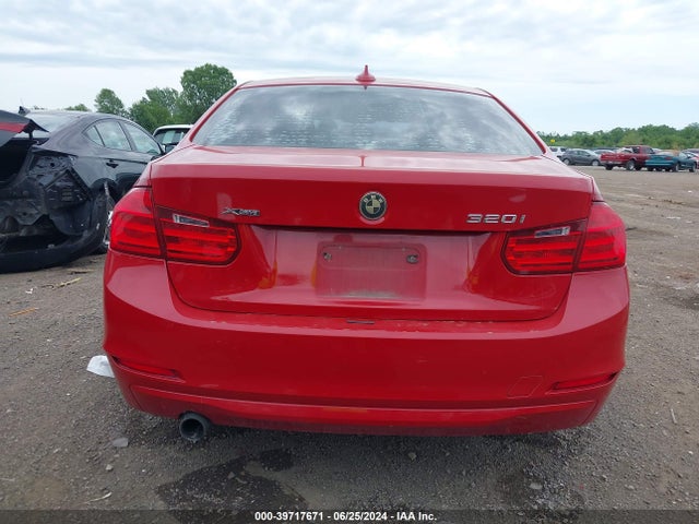 BMW 320i Xdrive 2014 WBA3C3C51EF986945 Image 16