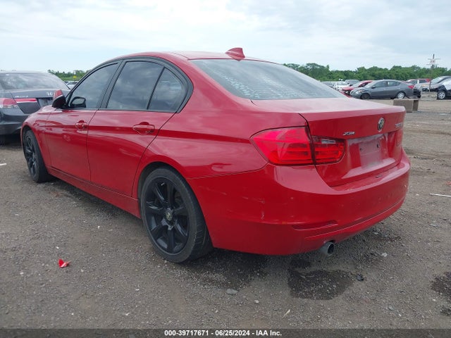 BMW 320i Xdrive 2014 WBA3C3C51EF986945 Image 3