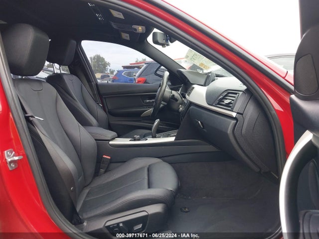 BMW 320i Xdrive 2014 WBA3C3C51EF986945 Image 5
