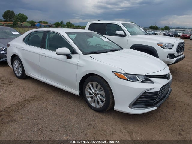 Toyota CAMRY LE 2024 4T1C11AK5RU883885 головне зображення