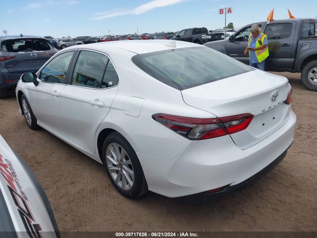 Toyota CAMRY LE 2024 4T1C11AK5RU883885 Image 3