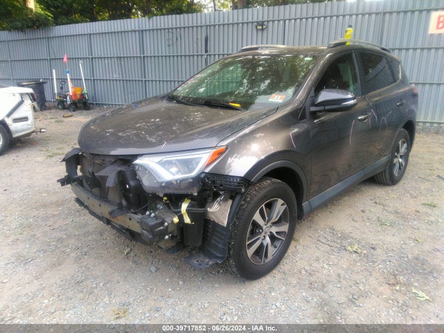 Toyota Rav4 Xle 2017 2T3WFREV8HW392864 Image 2