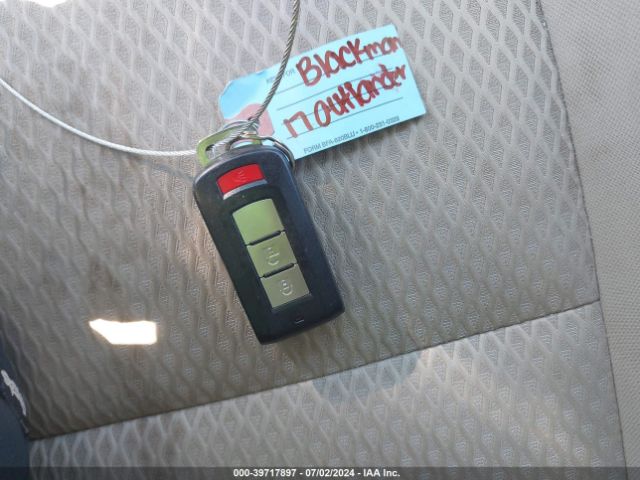 JA4AD3A30HZ037182 Mitsubishi Outlander Se