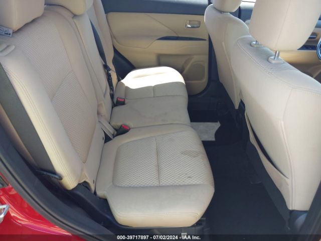 JA4AD3A30HZ037182 Mitsubishi Outlander Se