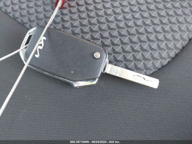 KNDPUCAF6P7086732 KIA Sportage Lx