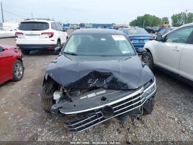 1VWBA7A38JC042307 Volkswagen Passat 2.0t Se