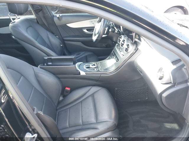 55SWF8DB5KU295957 Mercedes-Benz C 300