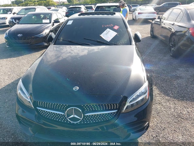 55SWF8DB5KU295957 Mercedes-Benz C 300