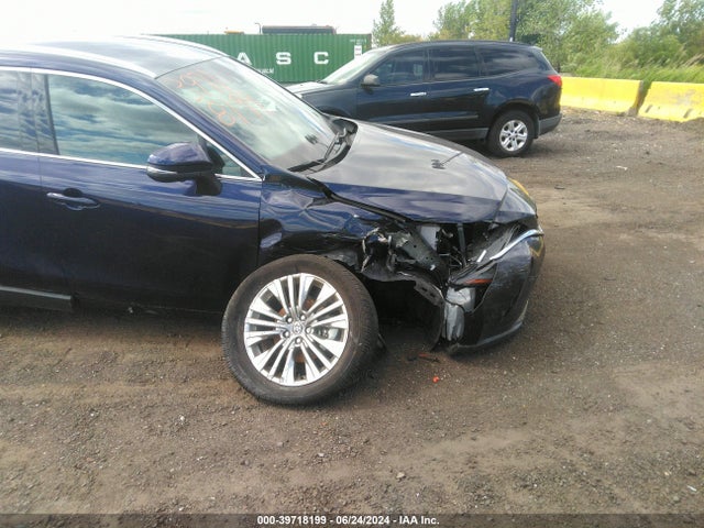 Toyota Venza Limited 2023 JTEAAAAH1PJ132762 Image 18