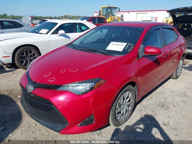 Toyota COROLLA LE 2018 2T1BURHE4JC049615 Image 2