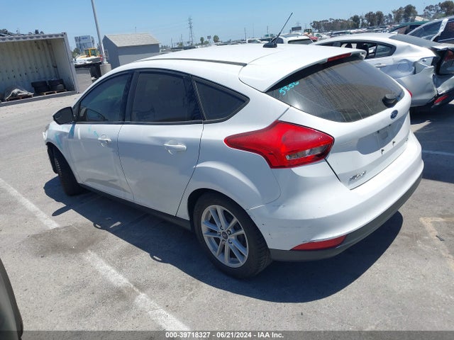 Ford FOCUS SE 2017 1FADP3K22HL216624 Image 3