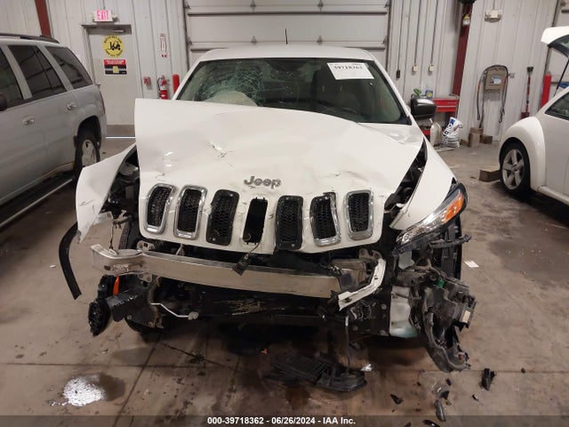1C4PJMAB3FW594205 Jeep Cherokee Sport