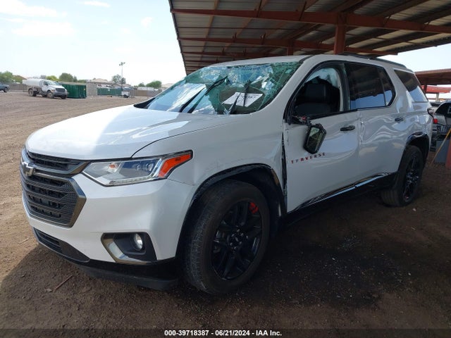 Chevrolet Traverse Premier 2018 1GNERKKW3JJ247119 Image 2