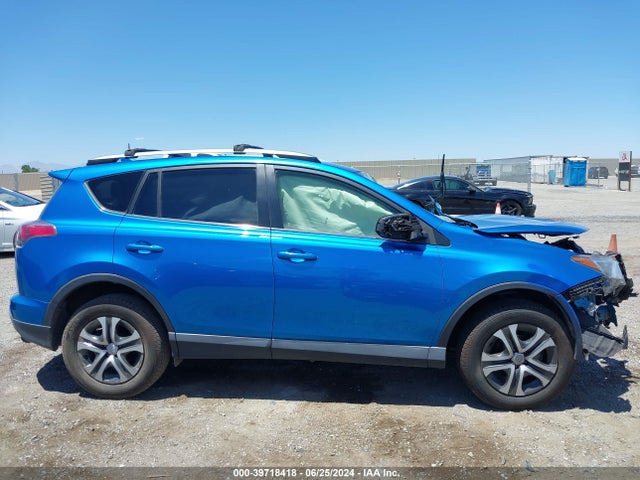 Toyota RAV4 LE 2018 JTMZFREV3JJ728079 Image 14
