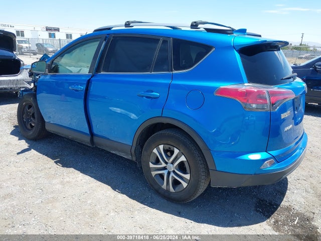 Toyota RAV4 LE 2018 JTMZFREV3JJ728079 Image 3
