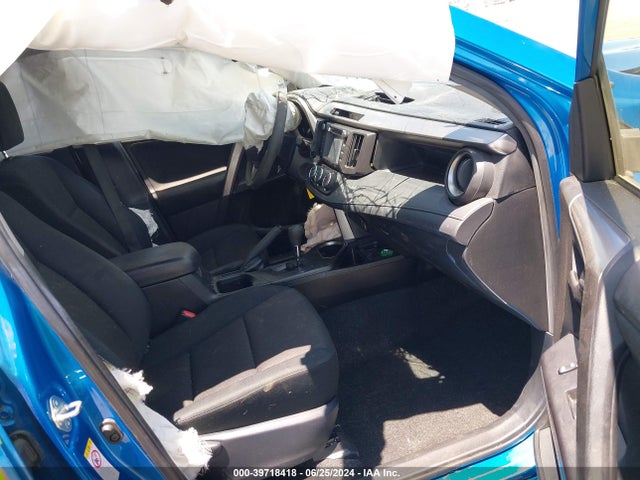 Toyota RAV4 LE 2018 JTMZFREV3JJ728079 Image 5