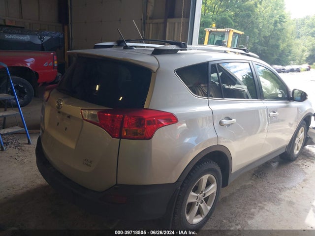 Toyota Rav4 Xle 2014 JTMRFREVXED064674 Image 4