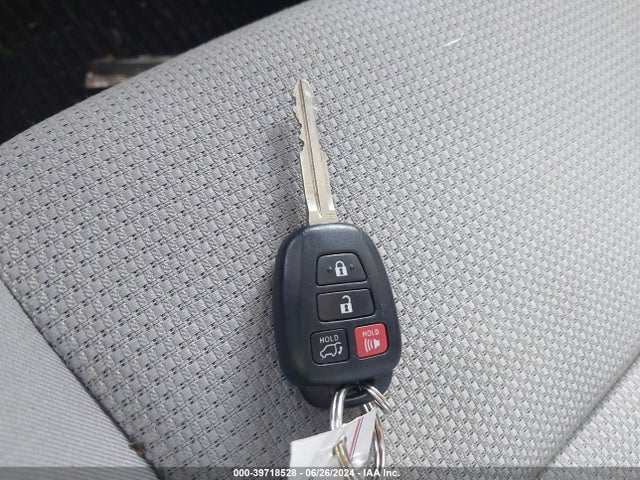 Toyota Rav4 Xle 2016 JTMRFREVXGD197339 Image 11