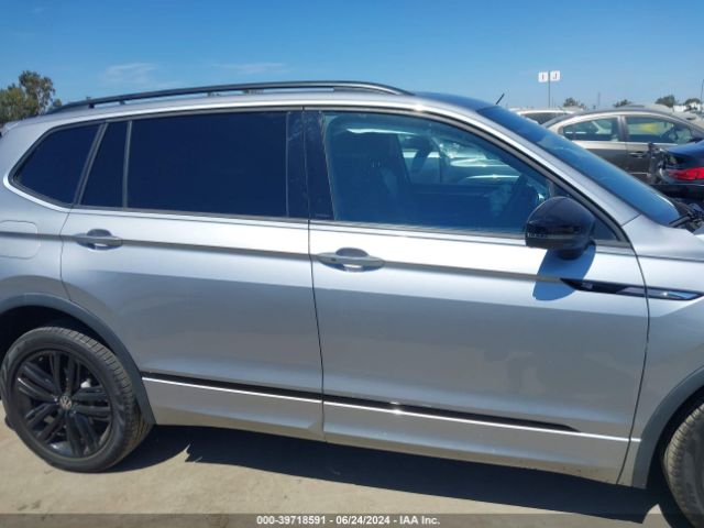 3VVCB7AX7NM066627 Volkswagen Tiguan 2.0t Se R-line Black