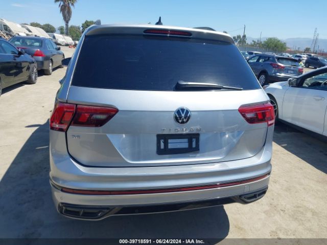 3VVCB7AX7NM066627 Volkswagen Tiguan 2.0t Se R-line Black