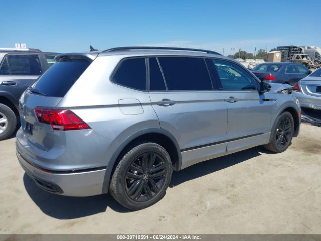 3VVCB7AX7NM066627 Volkswagen Tiguan 2.0t Se R-line Black