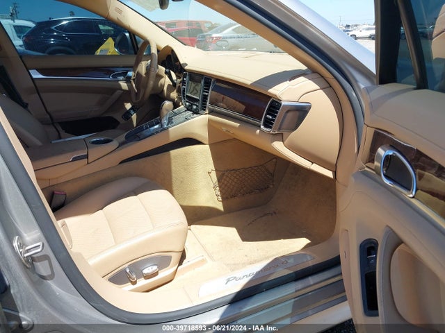 2011 PORSCHE PANAMERA WP0AA2A75BL013630 Photo 4