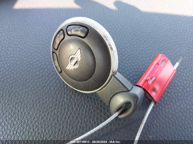 2008 MINI COOPER S WMWMF73578TV38279 Photo 10