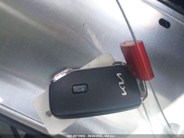 5XXG14J26NG132091 KIA K5 LXS