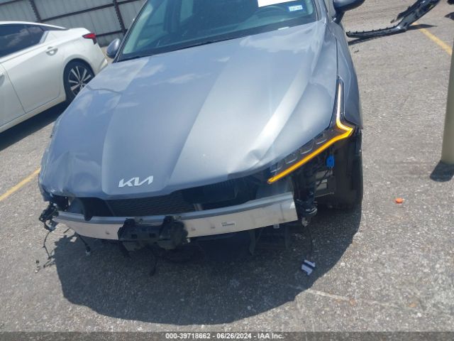5XXG14J26NG132091 KIA K5 LXS