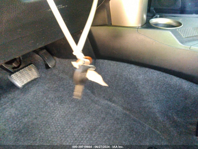 Toyota RAV4 LE 2014 JTMZFREV0EJ020619 Image 11