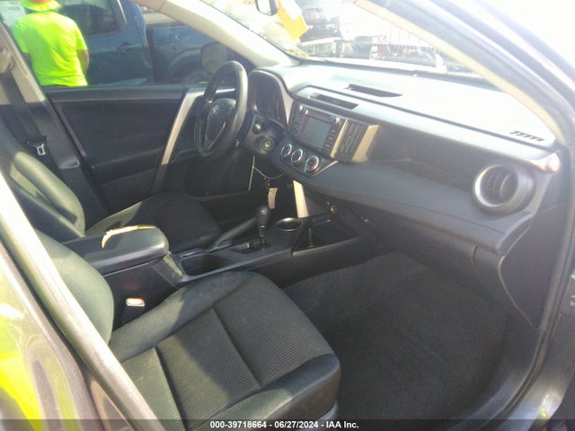 Toyota RAV4 LE 2014 JTMZFREV0EJ020619 Image 5
