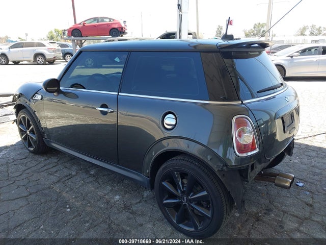 2012 MINI COOPER S WMWSV3C58CTY19129 Photo 2