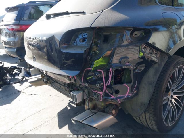 WP1AF2A53HLB60214 Porsche Macan Turbo
