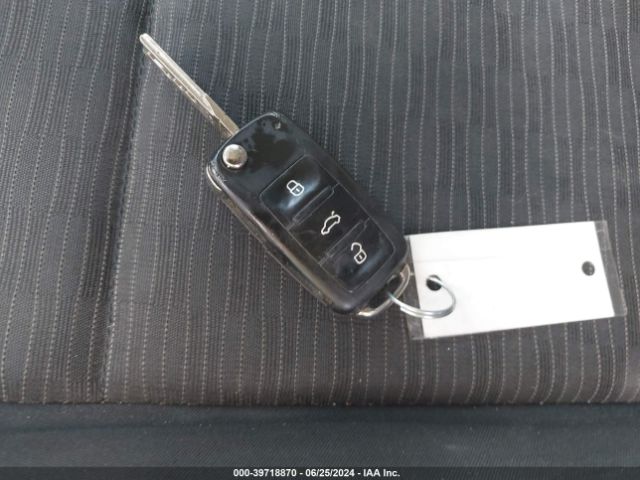 WVGAV3AX4EW565211 Volkswagen TIGUAN S