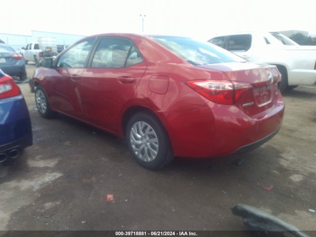 Toyota COROLLA LE 2018 5YFBURHE9JP842571 Image 3