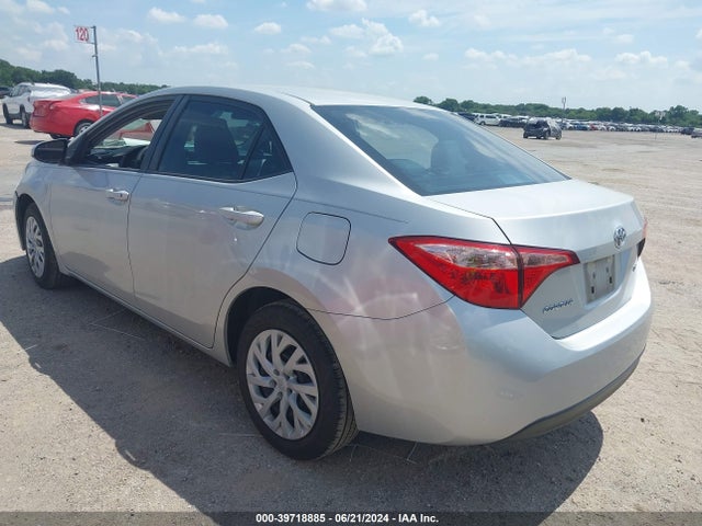 Toyota COROLLA LE 2019 5YFBURHE3KP880198 Image 3
